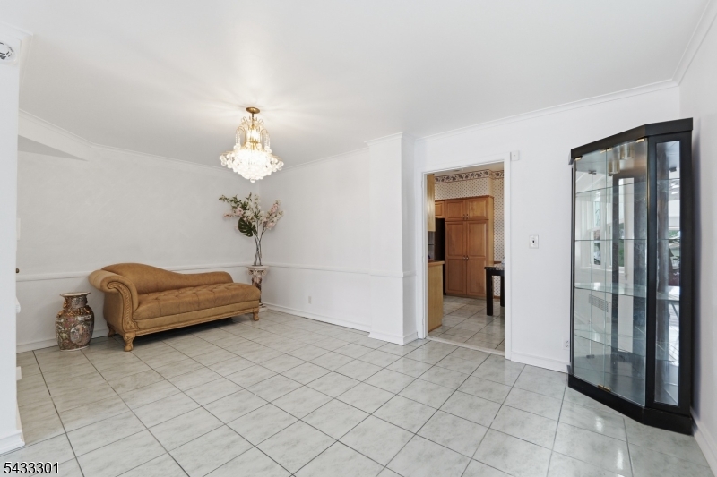 136 W 56th St Property Photo 8