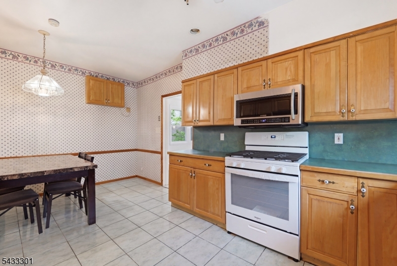 136 W 56th St Property Photo 12