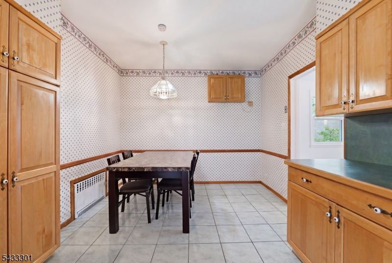 136 W 56th St Property Photo 14