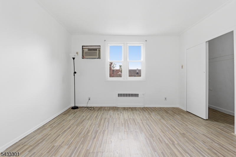 136 W 56th St Property Photo 18