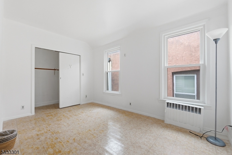 136 W 56th St Property Photo 20