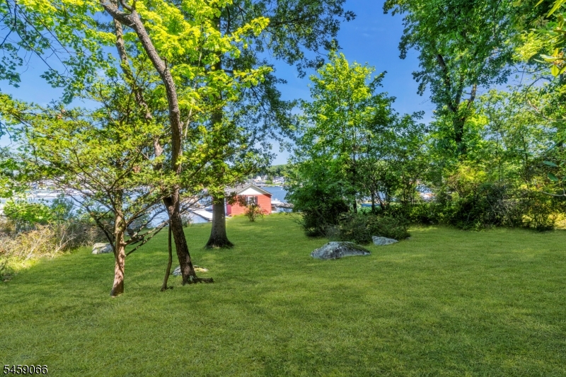 439 Lakeside Blvd Property Photo 47