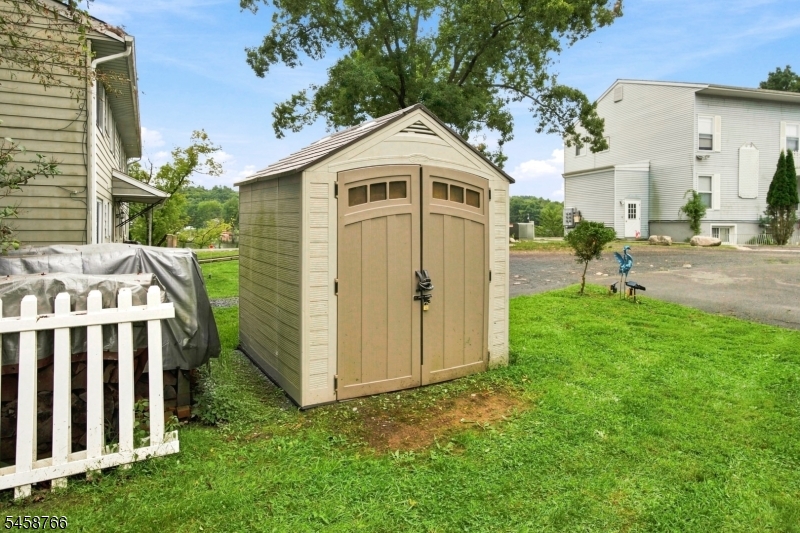 412 D Lake Shore North O104 D Property Photo 6