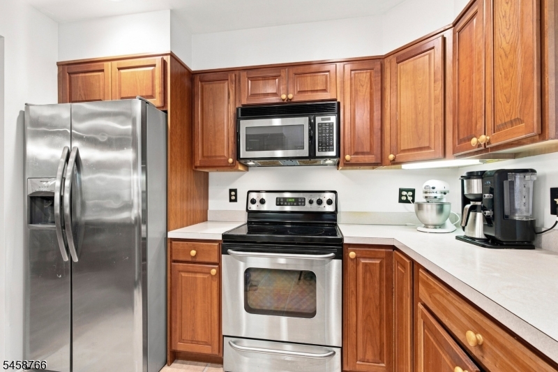 412 D Lake Shore North O104 D Property Photo 9