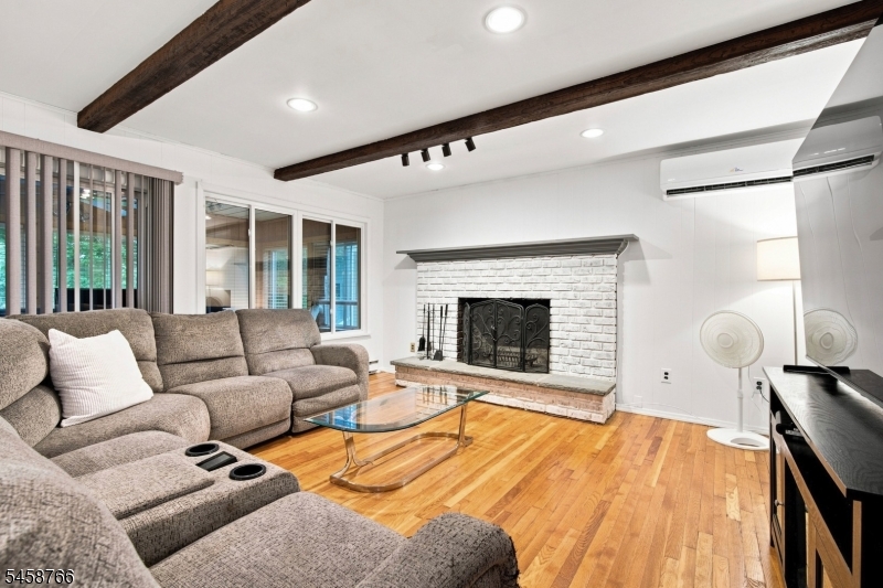 412 D Lake Shore North O104 D Property Photo 17