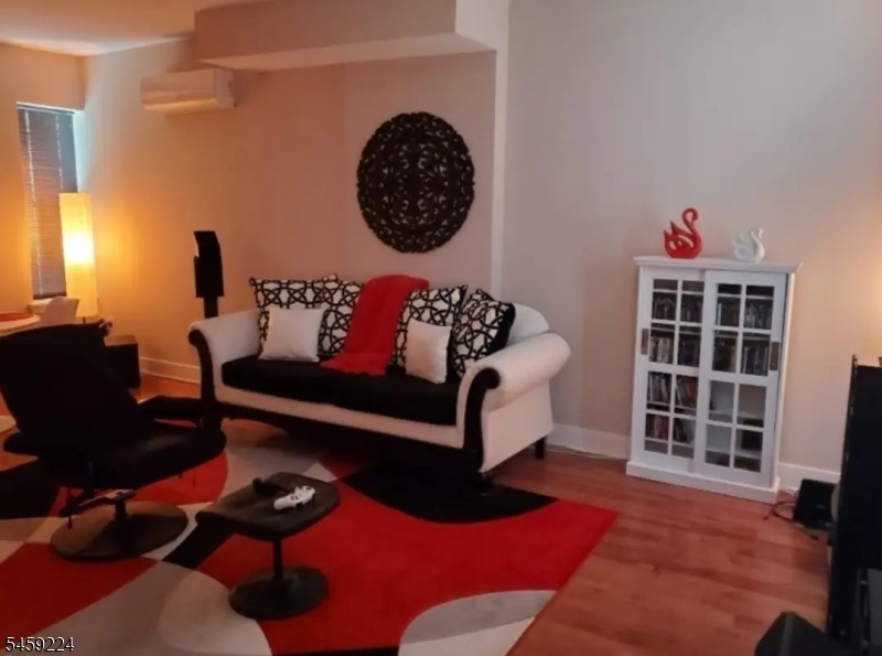 110 N Stockton Street Property Photo 3