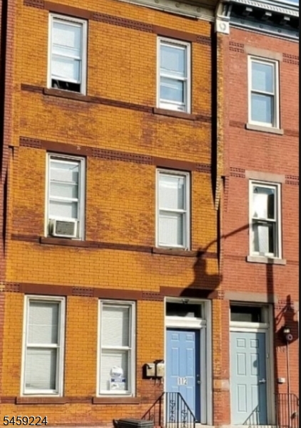 110 N Stockton Street Property Photo 6