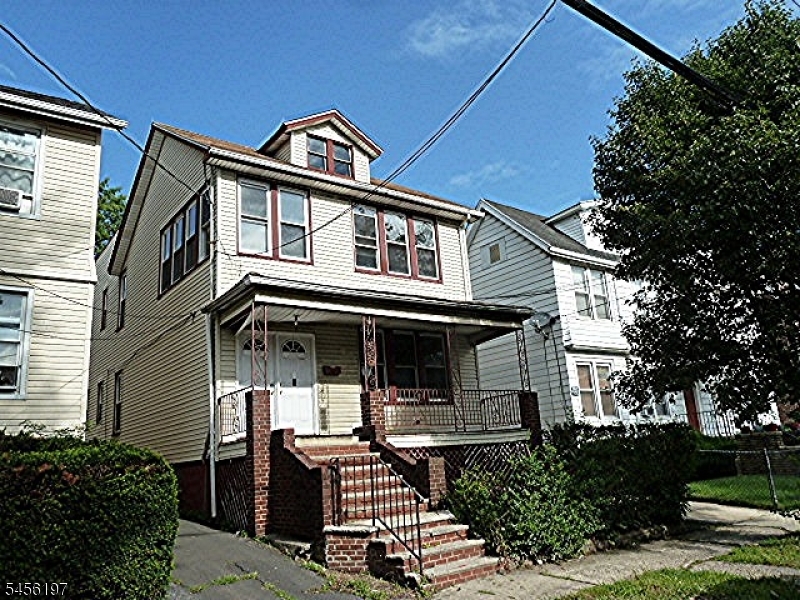 390 North 7th Street Property Photo 2