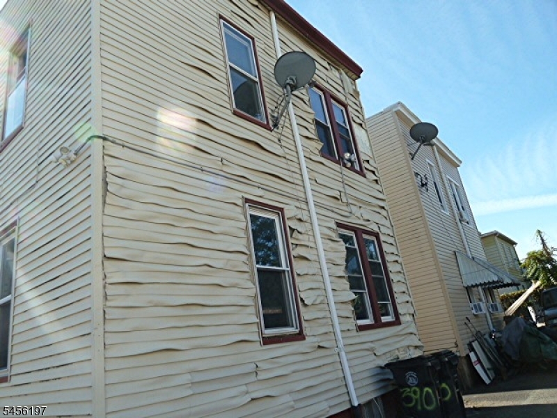 390 North 7th Street Property Photo 6
