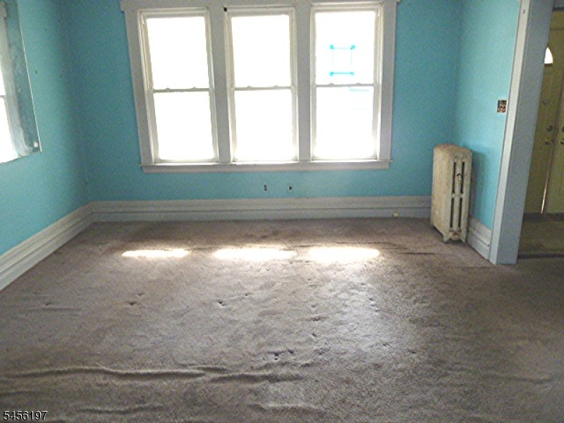 390 North 7th Street Property Photo 8