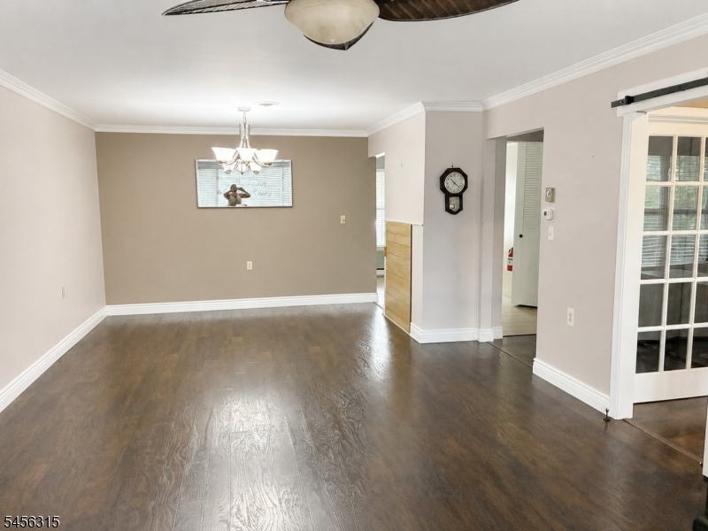 102 Buckingham Dr Property Photo 6