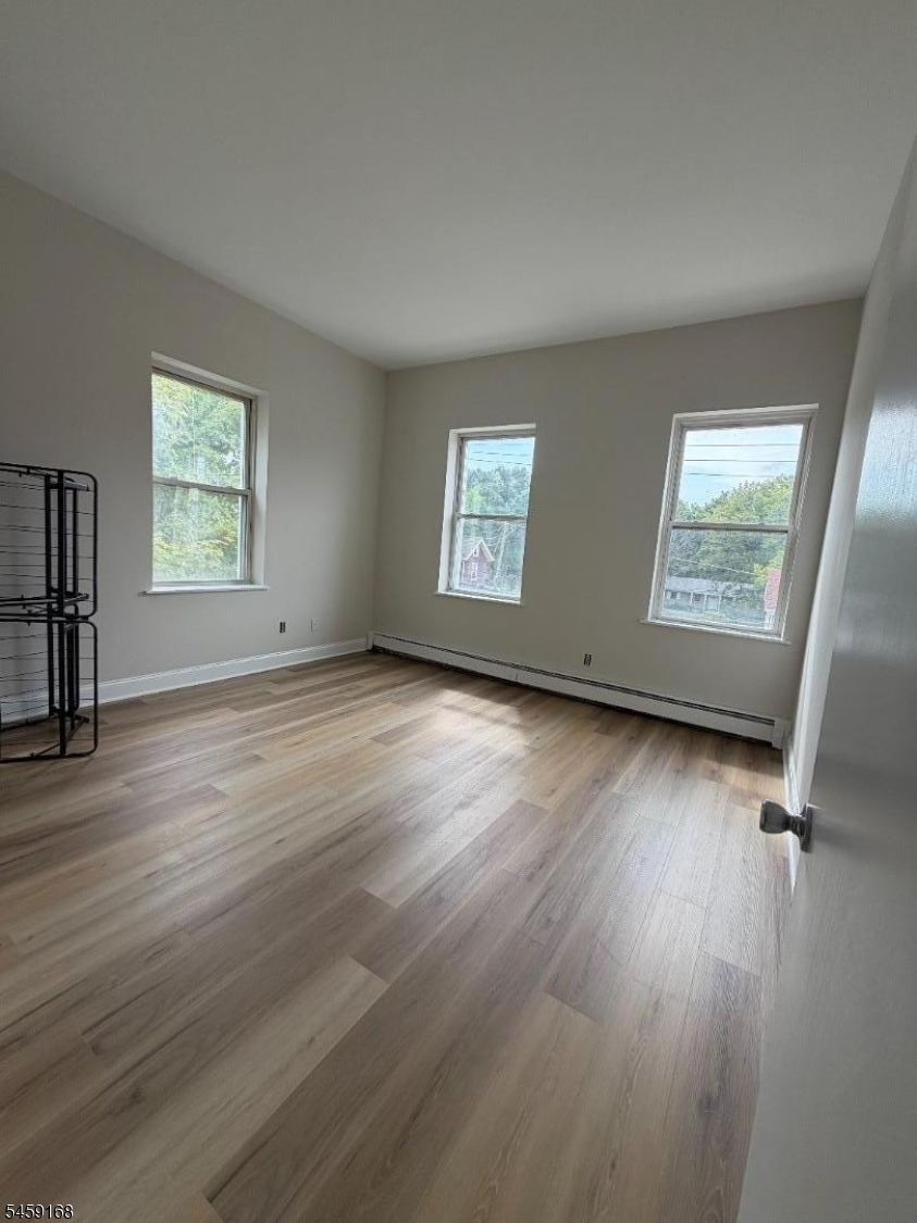 150 East Main St Property Photo 7