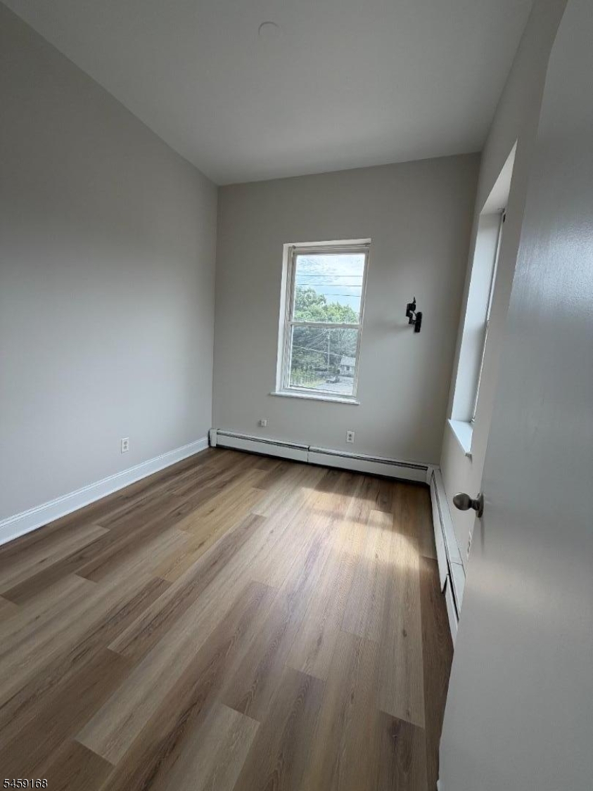 150 East Main St Property Photo 9