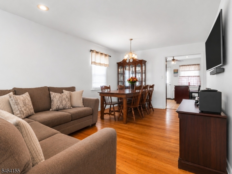 512 Laurel Ave Property Photo 5