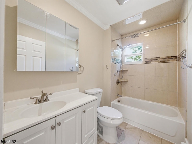 57 Morris Ave Property Photo 11