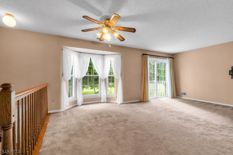 709 Dunn Cir Property Photo 3
