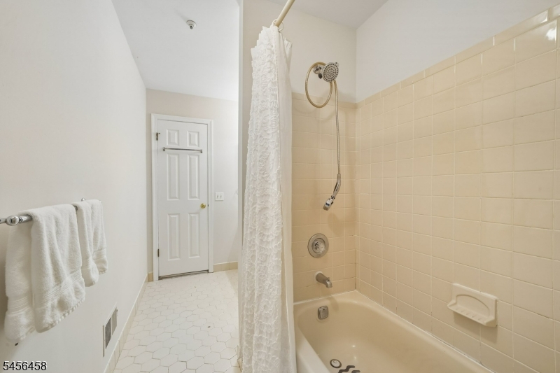 280 Potomac Dr Property Photo 12