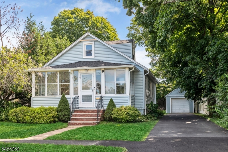 9 Delmar Ave