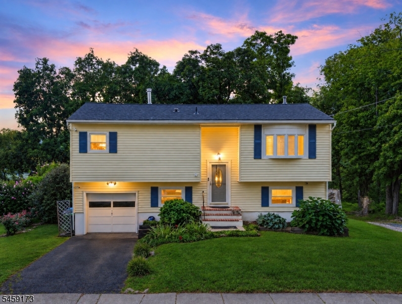 9 Arthur Ter Property Photo 1