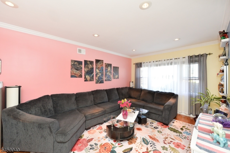 61 Bergen Ave Property Photo 3
