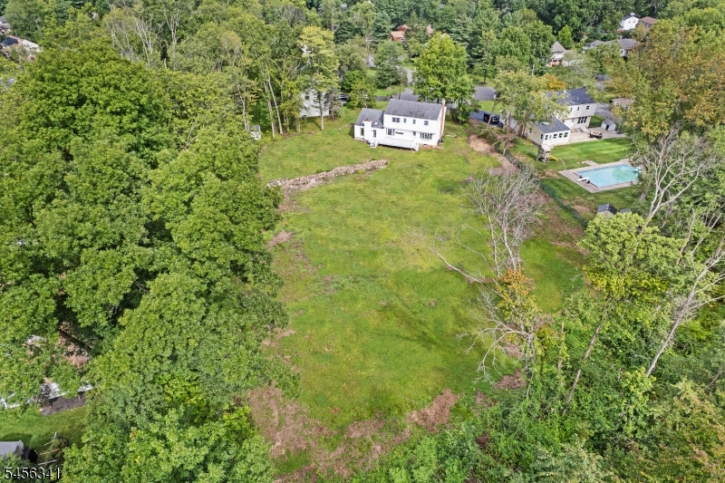 10 Cedar Ln Property Photo 2
