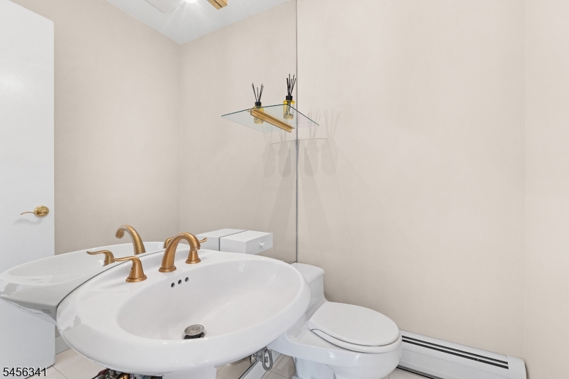 10 Cedar Ln Property Photo 6
