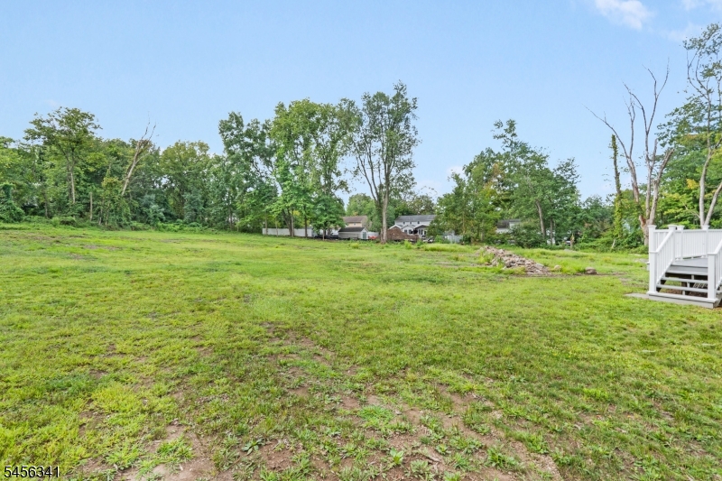 10 Cedar Ln Property Photo 25