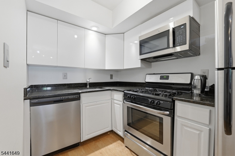 6405 Jfk Blvd E B1 Property Photo 3