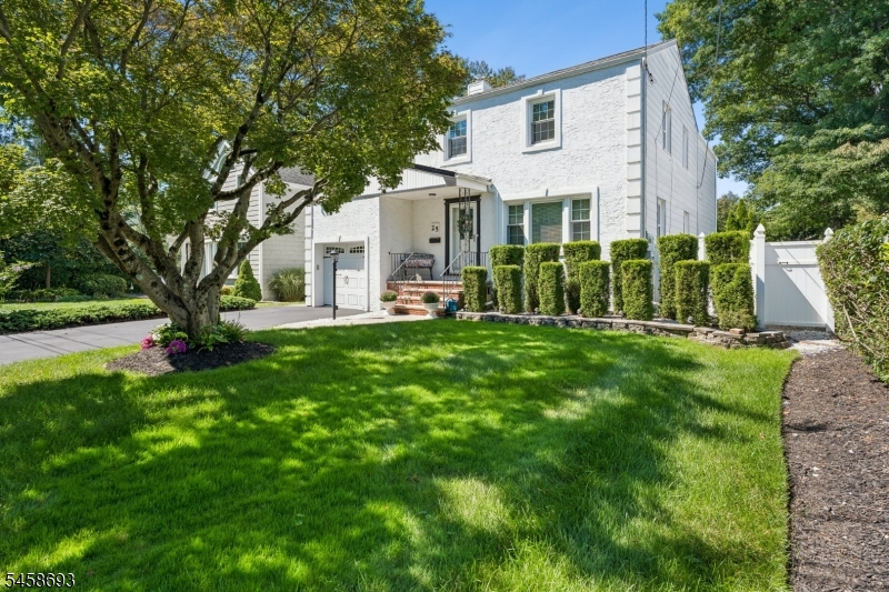 25 Swan Rd