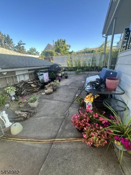 108 Nagle St Property Photo 4