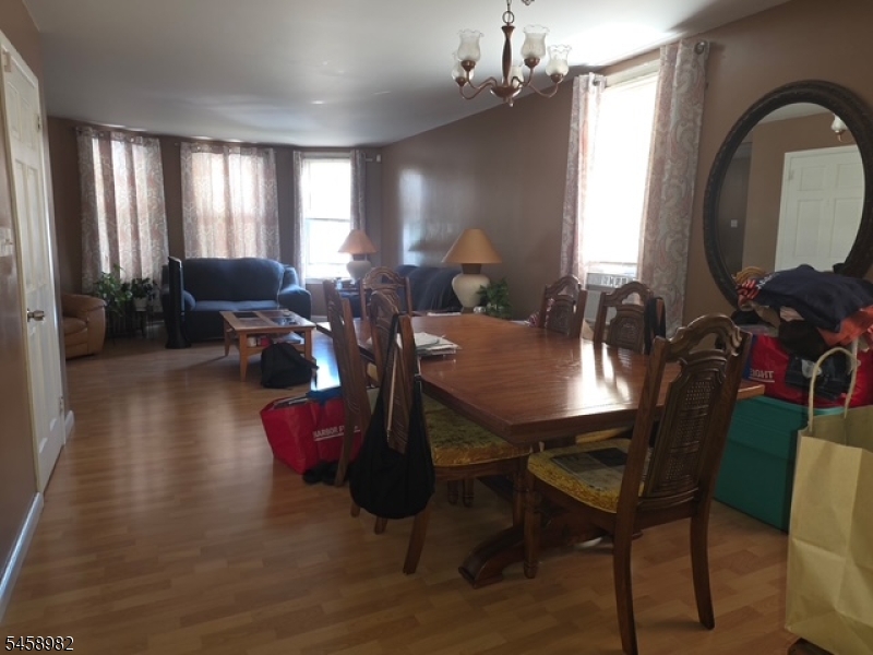 108 Nagle St Property Photo 8