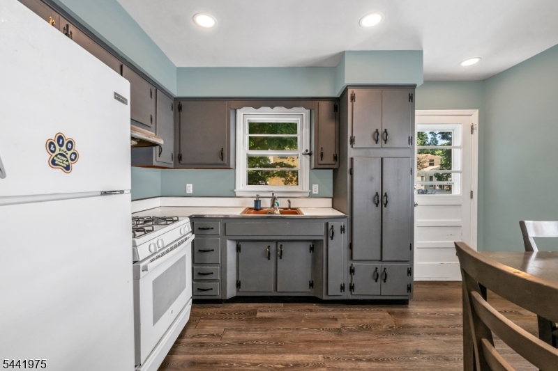 101 Pinecrest Ter Property Photo 8