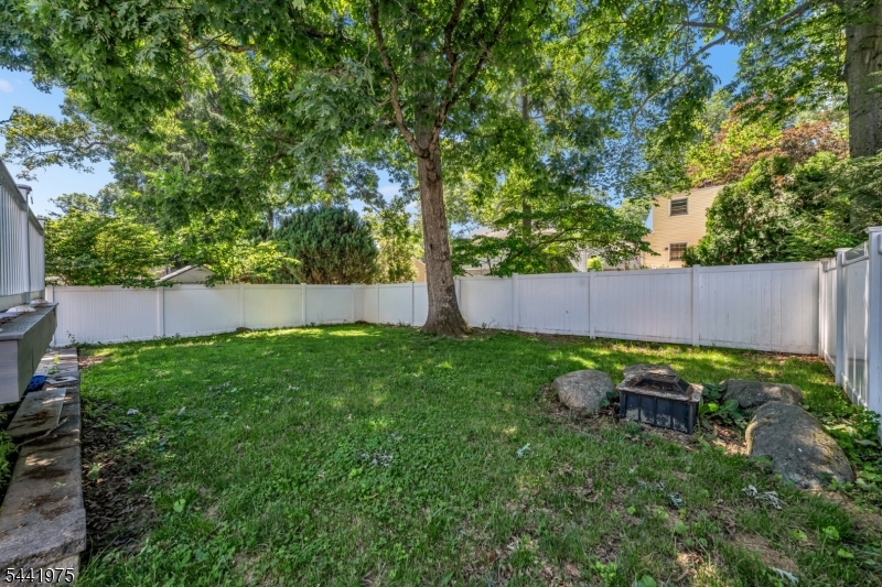 101 Pinecrest Ter Property Photo 32