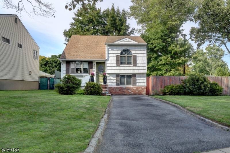 37 Bound Brook Rd Property Photo 1