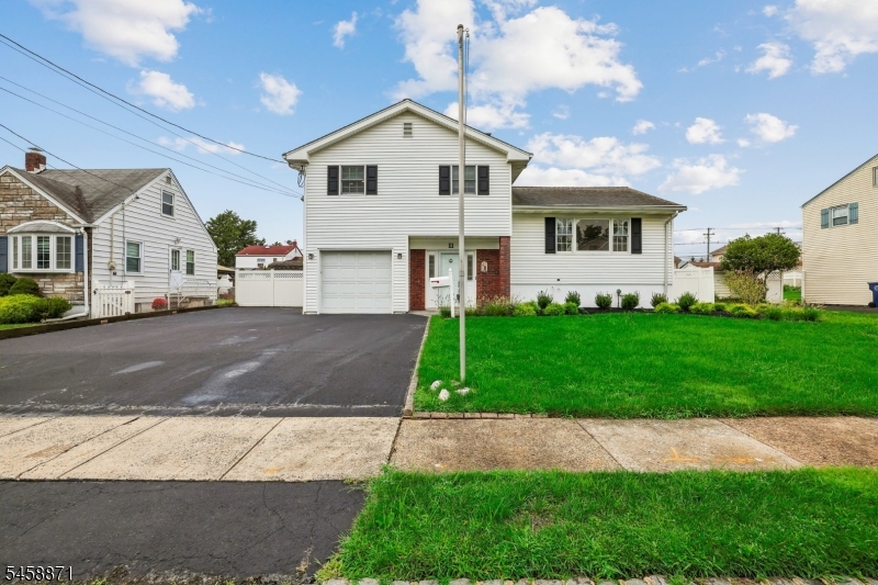 11 Suburban Rd Property Photo 1