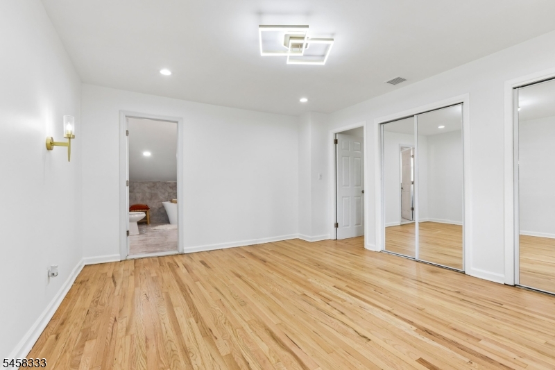 84 Howard Pl Property Photo 20