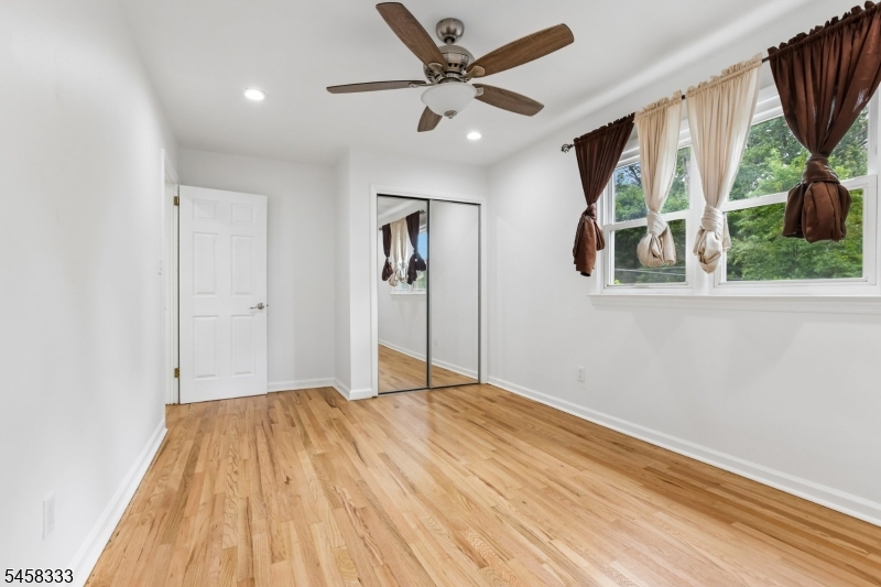 84 Howard Pl Property Photo 24