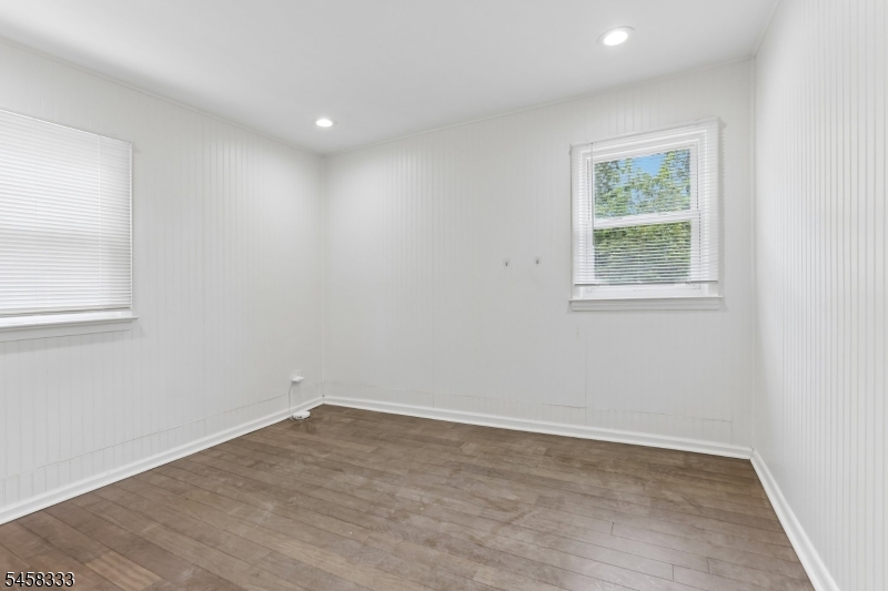 84 Howard Pl Property Photo 26