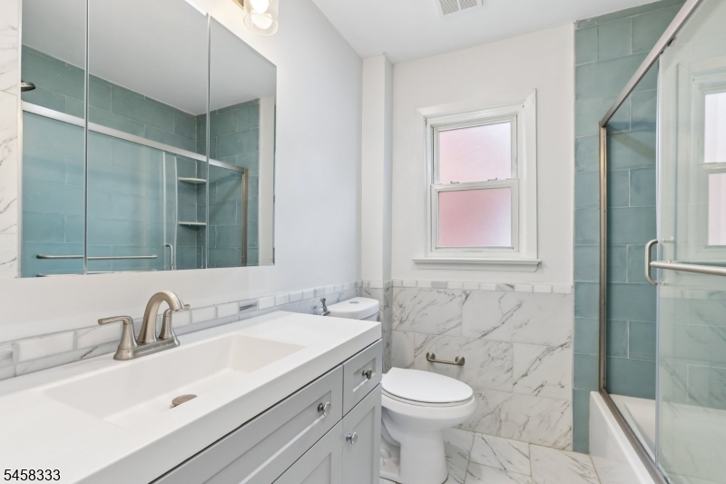 84 Howard Pl Property Photo 28