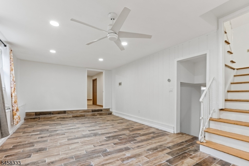 84 Howard Pl Property Photo 30