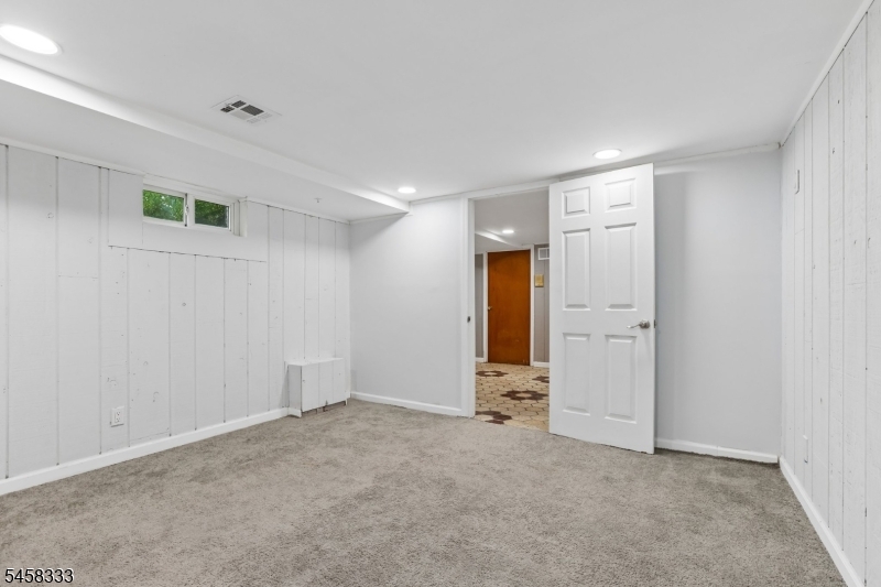 84 Howard Pl Property Photo 39