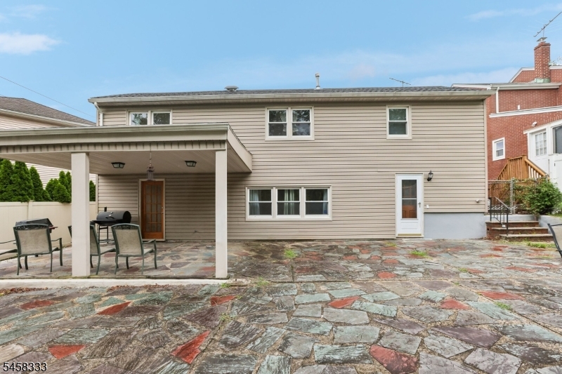 84 Howard Pl Property Photo 40