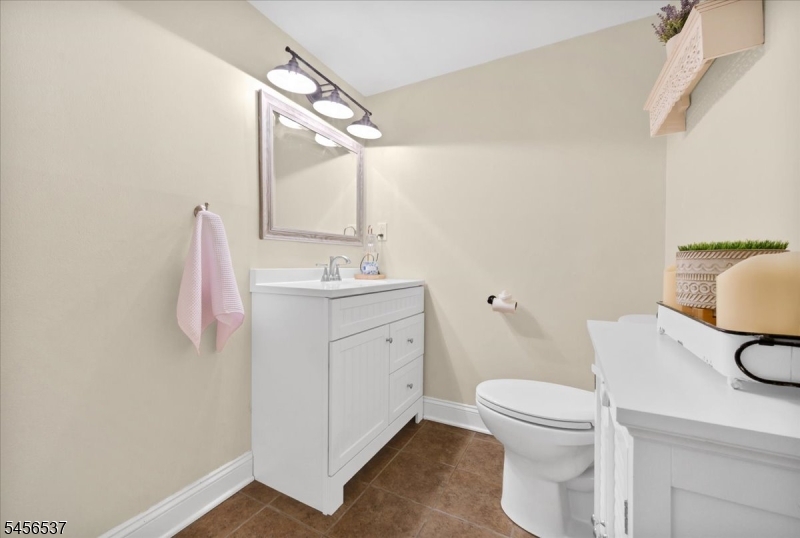 1087 Buxton Rd Property Photo 6