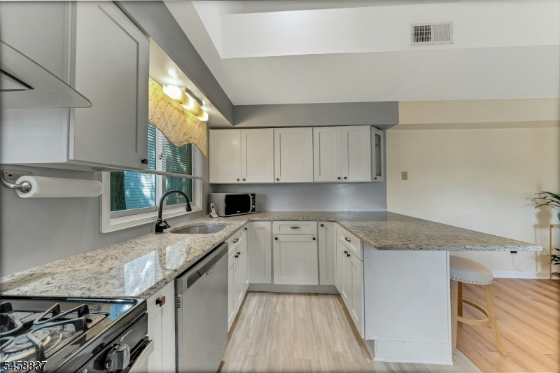 142 Main Ave 2-c Property Photo 10