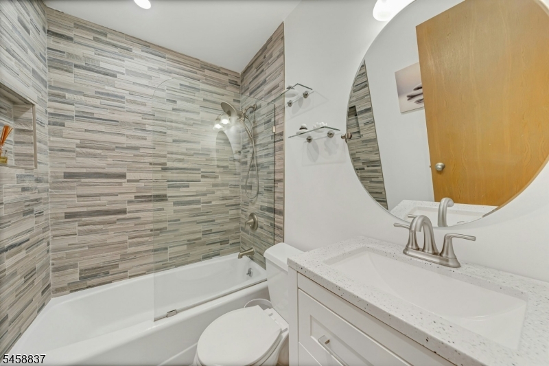 142 Main Ave 2-c Property Photo 17