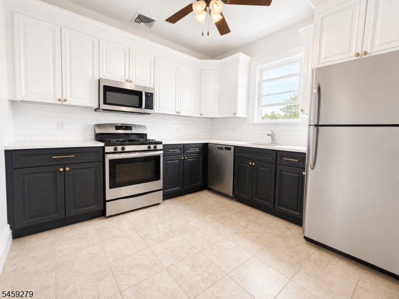 622 Hackensack St Property Photo 3