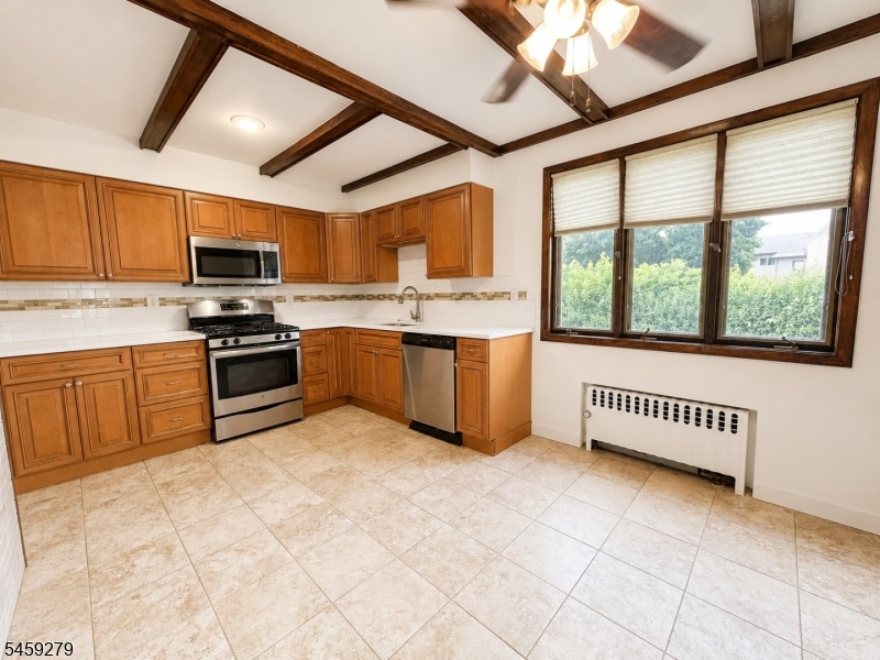 622 Hackensack St Property Photo 14