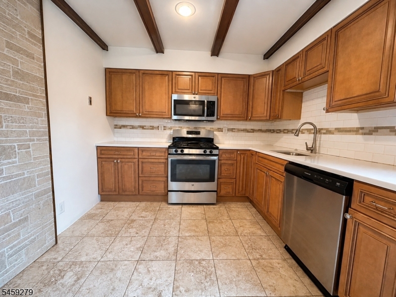 622 Hackensack St Property Photo 15