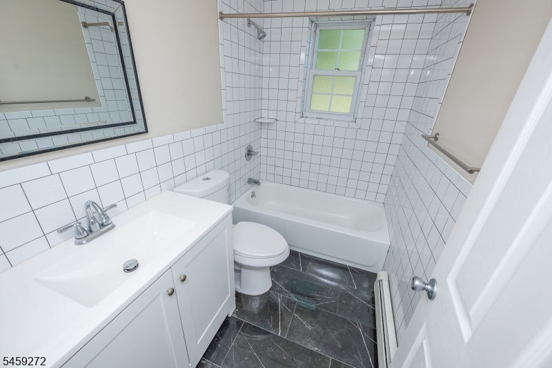 1301 Valley Rd A Property Photo 18