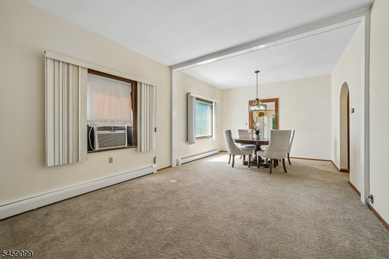 327 Saint Cloud Ave Property Photo 6